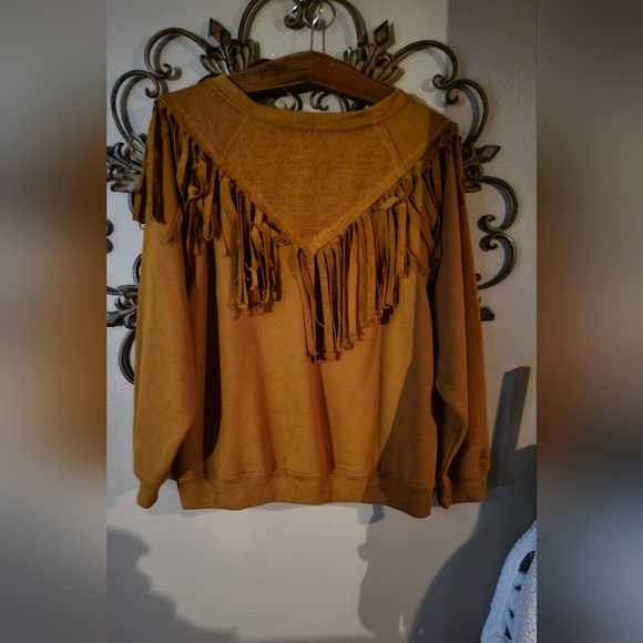 Artistic Works by Lu Fringe Sweatshirt - Picture 4 of 4